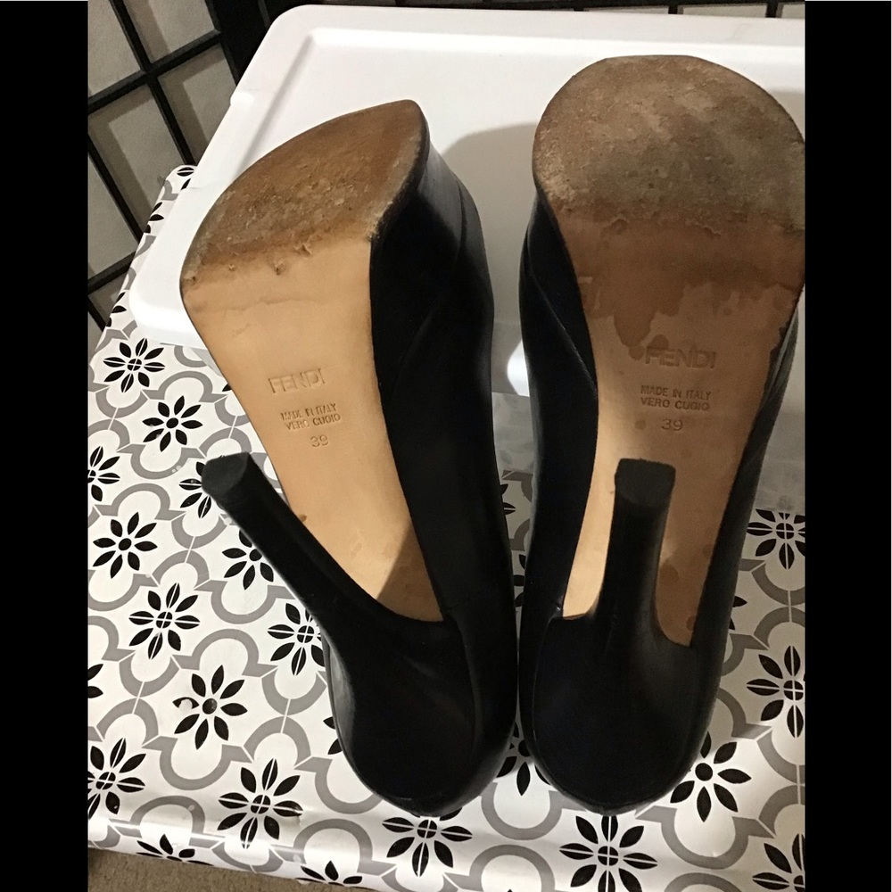 Fendi
Fendi Black Leather Fendista Platform Pumps - Picture 5 of 6